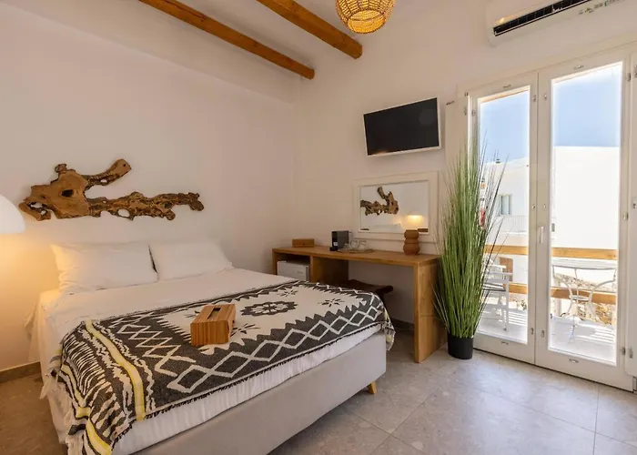 Parosquare Central Suites