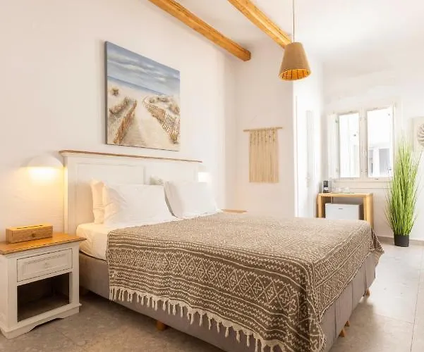 Parosquare Central Suites